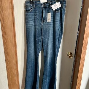 Judy Blue Flare Jeans in Classic Blue